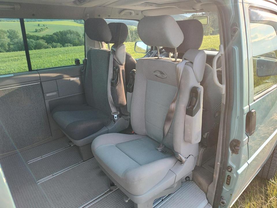 Бус авто Європи з VW T4 Multivan  2,5 TDI пробіг: 373156 рік: Februar 2001 потужність:101 PS потужність:101 PS ціна: 3750 - Фото 6