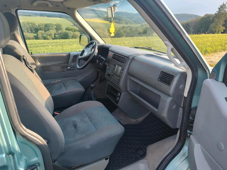 Бус авто Європи з VW T4 Multivan  2,5 TDI пробіг: 373156 рік: Februar 2001 потужність:101 PS потужність:101 PS ціна: 3750 - Фото 8