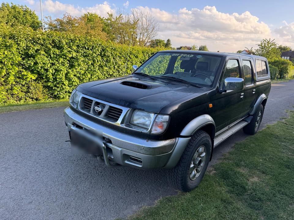 Nissan Navara 2.5 D22 Doppelkabine 4X4 пробіг: 122000 рік: Mai 2001 Diesel потужність:104 PS коробка: Manuell ціна: 4400 - Фото 0