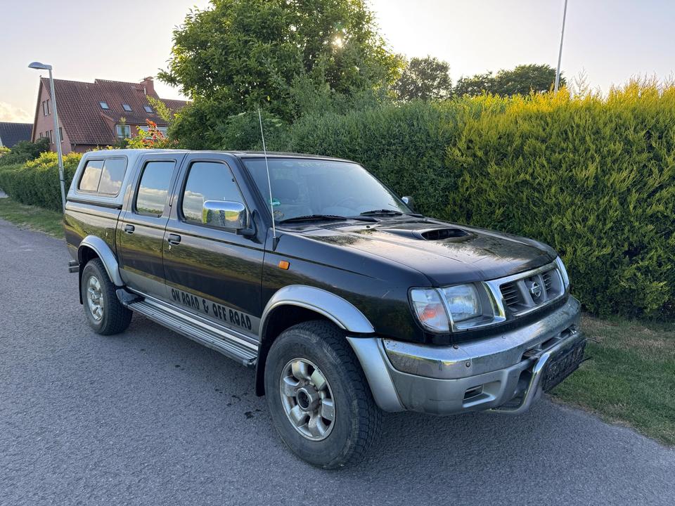 Nissan Navara 2.5 D22 Doppelkabine 4X4 пробіг: 122000 рік: Mai 2001 Diesel потужність:104 PS коробка: Manuell ціна: 4400 - Фото 1