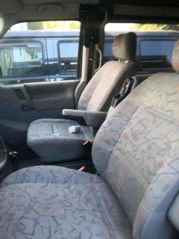 Авто бус для ЗСУ VW T4 Multivan mit 2,5l ACV 102 PS Diesel  пробіг: 427000 рік: März 1996 Diesel потужність:102 PS ціна: 3750 - Фото 1