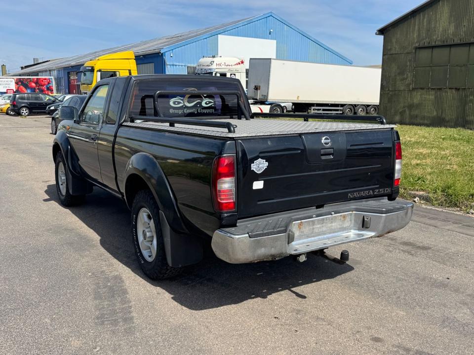 Nissan PickUp klima TD King Cab Navara 4X4 пробіг: 269000 рік: Februar 2005 Diesel потужність:133 PS коробка: Manuell ціна: 4490 - Фото 2