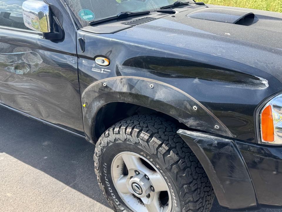 Nissan PickUp klima TD King Cab Navara 4X4 пробіг: 269000 рік: Februar 2005 Diesel потужність:133 PS коробка: Manuell ціна: 4490 - Фото 6