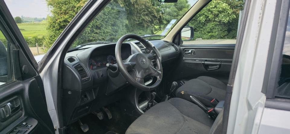 купити авто надійне Nissan Terrano пробіг: 1730000 рік: Mai 2005 Diesel потужність:154 PS коробка: Manuell ціна: 3400 - Фото 6