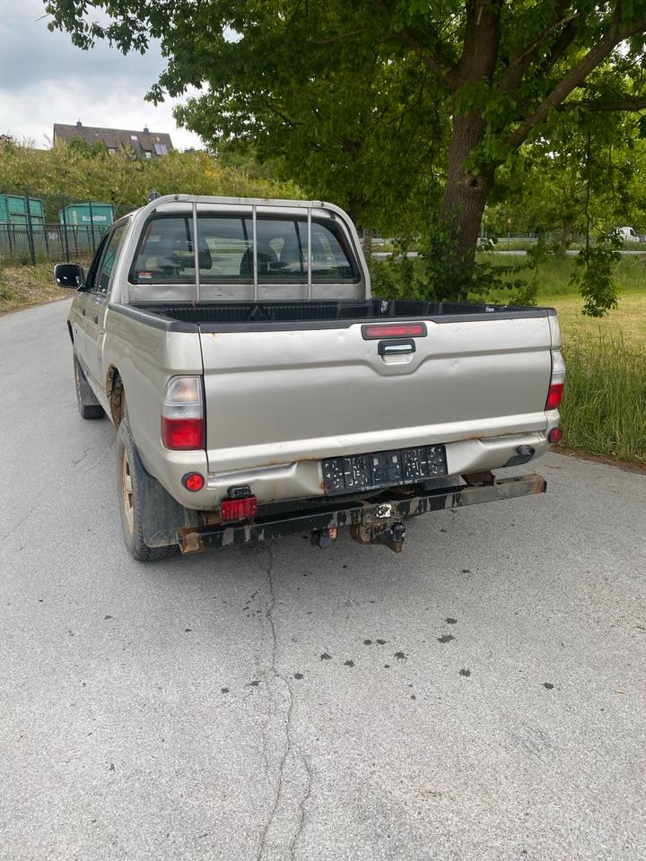 Mitsubishi L200 Pick-up пробіг: 255000 рік: März 2006 Diesel потужність:116 PS коробка: Manuell ціна: 3899 - Фото 3