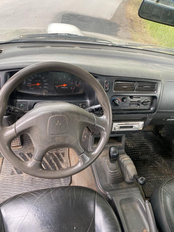 Mitsubishi L200 Pick-up пробіг: 255000 рік: März 2006 Diesel потужність:116 PS коробка: Manuell ціна: 3899 - Фото 9