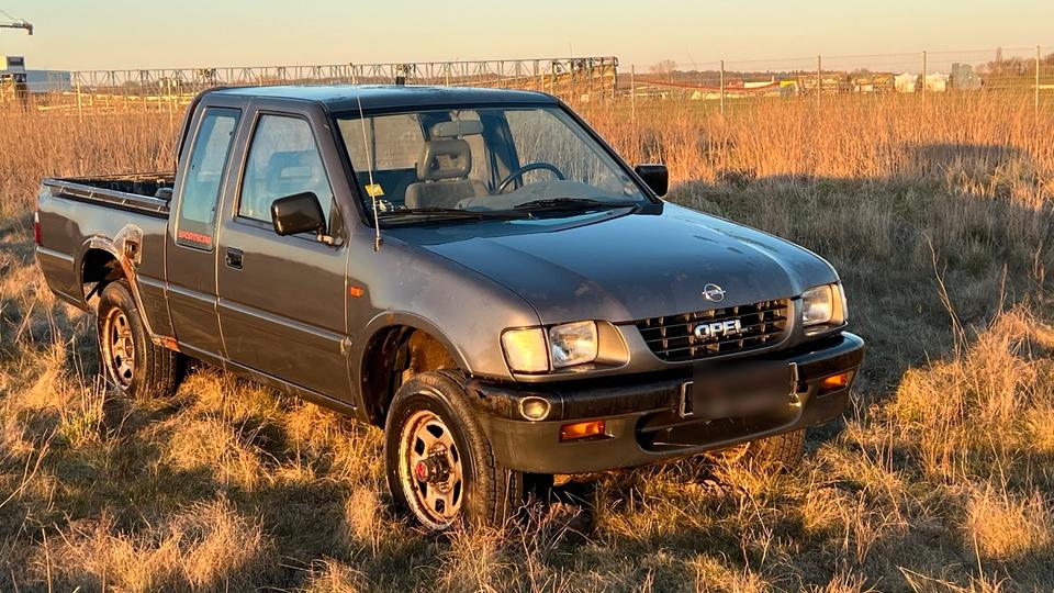 Opel. Campo 4x4 Pick up 2,5 Turbodiesel isuzu пробіг: 160381 рік: März 2004 Diesel коробка: Manuell ціна: 3850 - Фото 0
