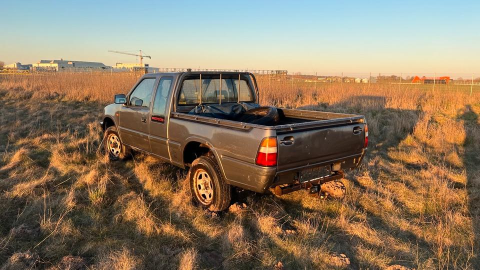 Opel. Campo 4x4 Pick up 2,5 Turbodiesel isuzu пробіг: 160381 рік: März 2004 Diesel коробка: Manuell ціна: 3850 - Фото 3