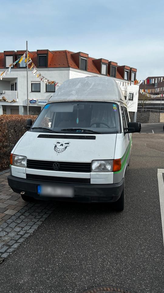 Volkswagen T4 Multivan пробіг: 331000 рік: März 1994 Diesel потужність:77 PS коробка: Manuell ціна: 2500 - Фото 0