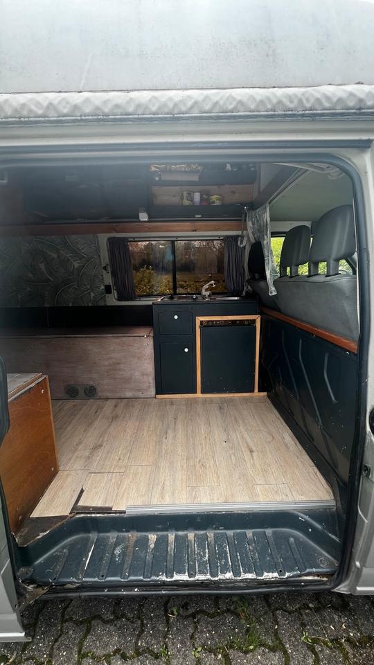 Volkswagen T4 Multivan пробіг: 331000 рік: März 1994 Diesel потужність:77 PS коробка: Manuell ціна: 2500 - Фото 7