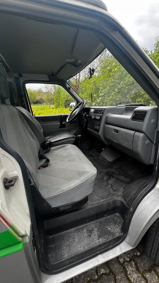 Volkswagen T4 Multivan пробіг: 331000 рік: März 1994 Diesel потужність:77 PS коробка: Manuell ціна: 2500 - Фото 8