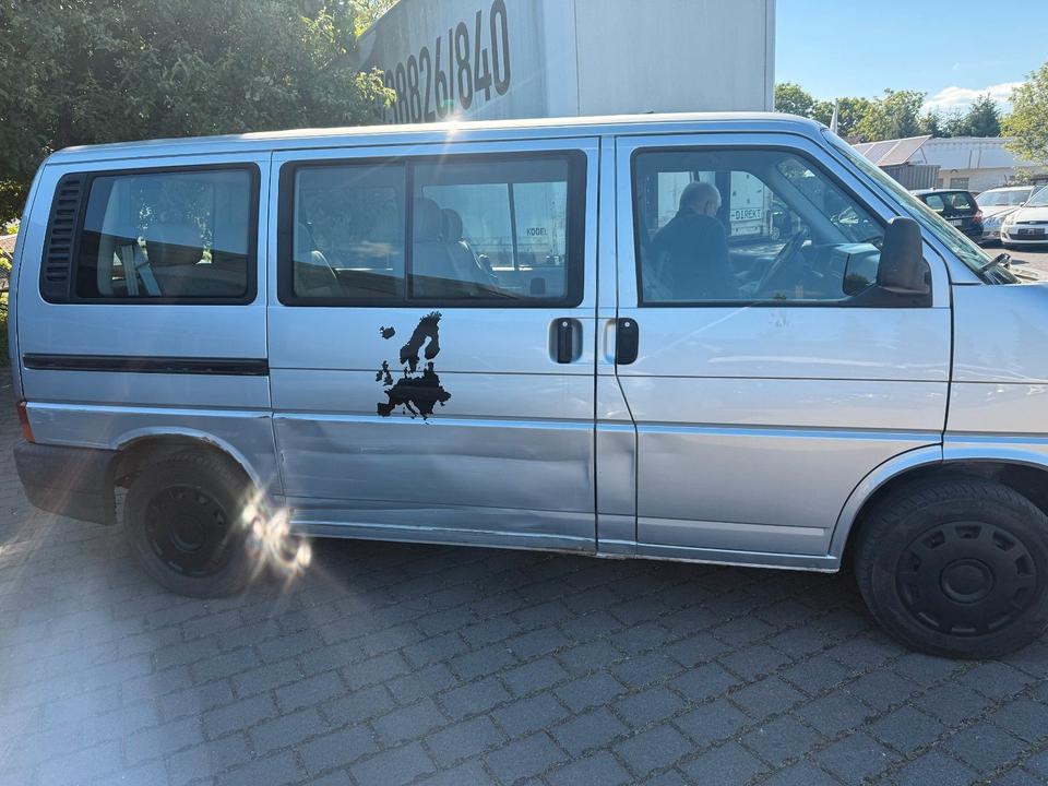 Надійний бус авто для перевозок Volkswagen T4 Multivan  пробіг: 461000 Diesel потужність:102 PS ціна: 3990 - Фото 0