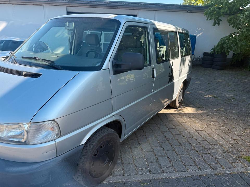 Надійний бус авто для перевозок Volkswagen T4 Multivan  пробіг: 461000 Diesel потужність:102 PS ціна: 3990 - Фото 2