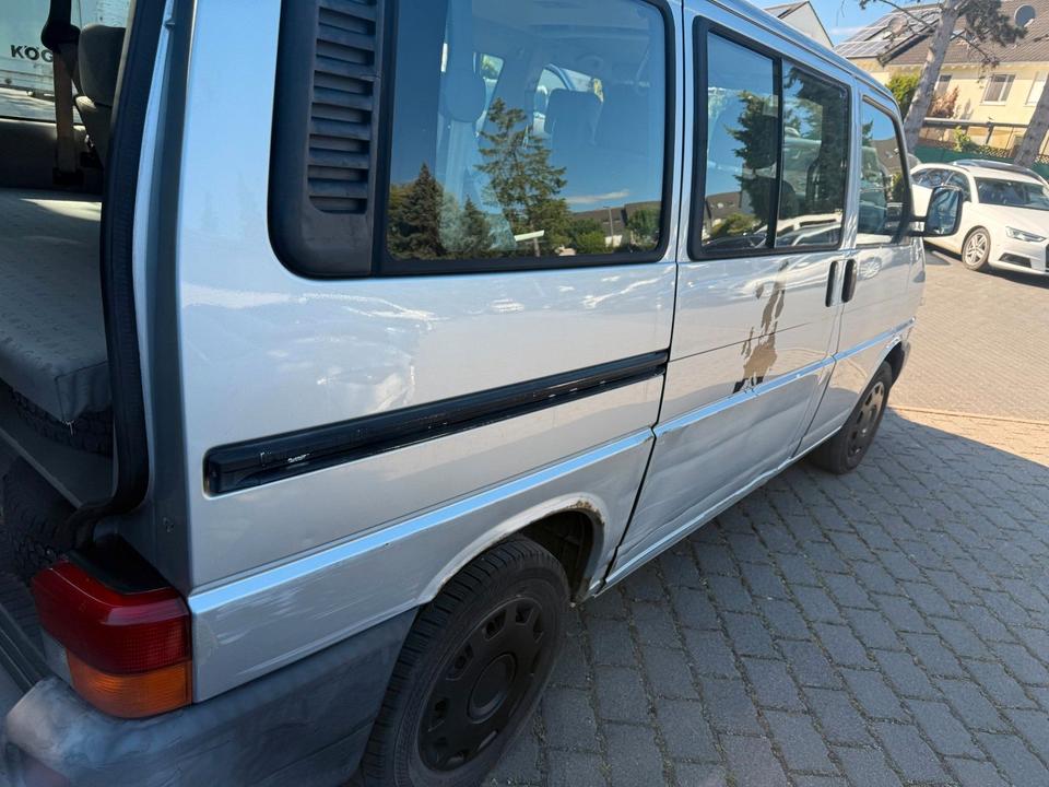 Надійний бус авто для перевозок Volkswagen T4 Multivan  пробіг: 461000 Diesel потужність:102 PS ціна: 3990 - Фото 5