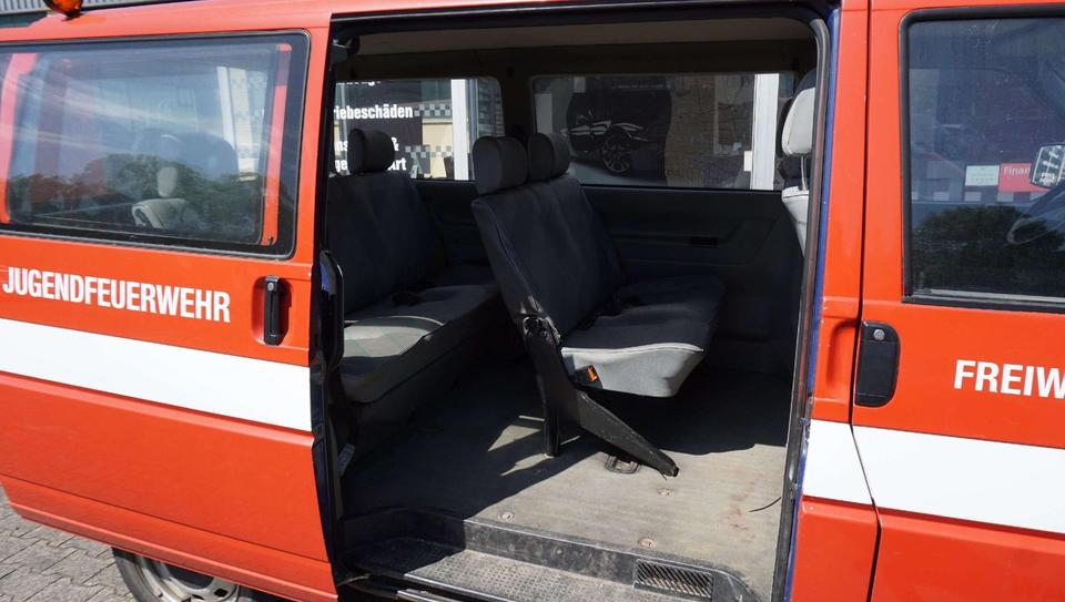 Купити вживане авто з Європи Volkswagen T4 Multivan 70B MF2  пробіг: 263862 Diesel потужність:77 PS ціна: 2800 - Фото 3