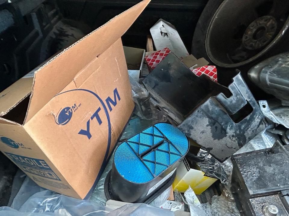 Потужне авто для потреб ЗСУ Mitsubishi L200 2.5 DiD Double Kabine рік: Mai 2006 Diesel потужність:136 PS ціна: 5600 - Фото 10