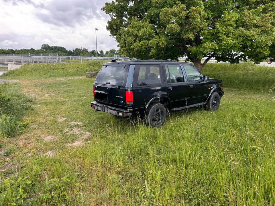 Надійний позашляховик Купити вживане авто з Європи Ford Explorer 4.0  пробіг: 174327 потужність:165 PS Benzin ціна: 5999 коробка: Automatik - Фото 7