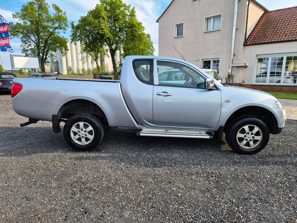 Mitsubishi L200 пробіг: 300000 рік: Februar 2011 Diesel потужність:140 PS коробка: Manuell ціна: 5500 - Фото 5