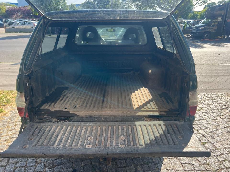 Купити потужне  авто з ЄвропиMitsubishi L200 2.5 TD  пробіг: 330000 рік: Dezember 2005 Diesel потужність:116 PS коробка: Manuell ціна: 5750 - Фото 11