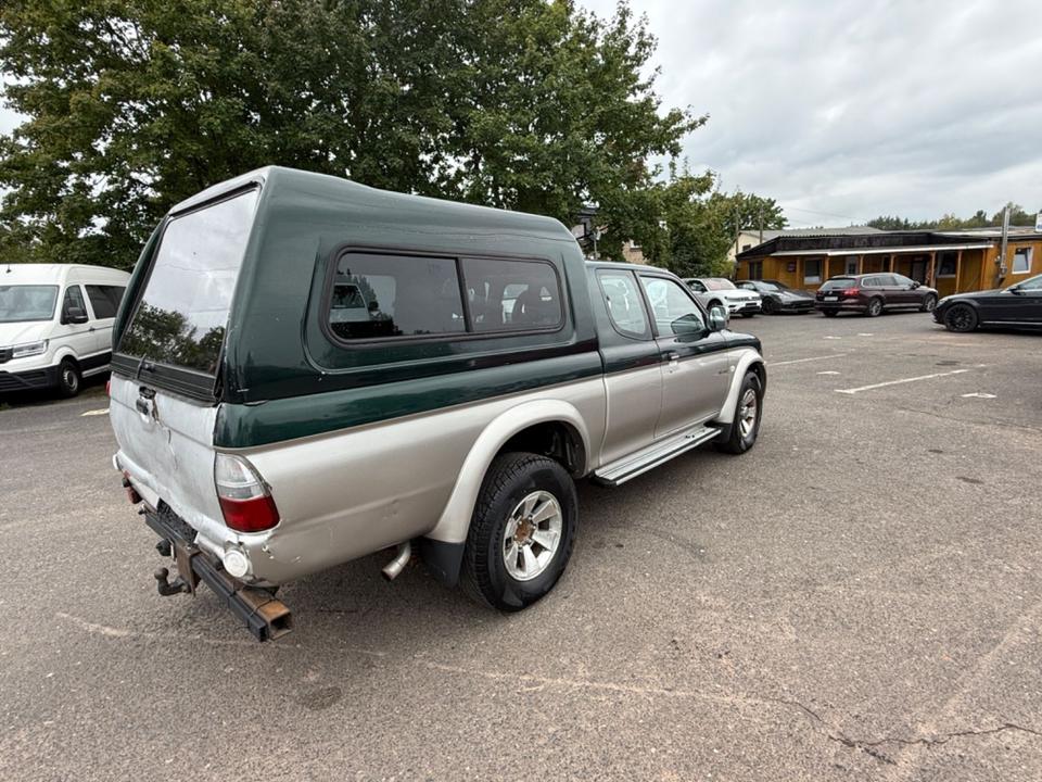 Купити якісне авто з ЄвропиMitsubishi L200 Magnum  TD Intense Club Cab 2500  пробіг: 210579 рік: Dezember 2005 Diesel потужність:116 PS коробка: Manuell ціна: 5990 - Фото 3