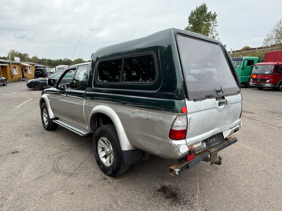 Купити якісне авто з ЄвропиMitsubishi L200 Magnum  TD Intense Club Cab 2500  пробіг: 210579 рік: Dezember 2005 Diesel потужність:116 PS коробка: Manuell ціна: 5990 - Фото 5