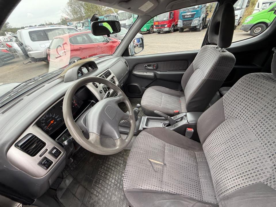 Купити якісне авто з ЄвропиMitsubishi L200 Magnum  TD Intense Club Cab 2500  пробіг: 210579 рік: Dezember 2005 Diesel потужність:116 PS коробка: Manuell ціна: 5990 - Фото 7