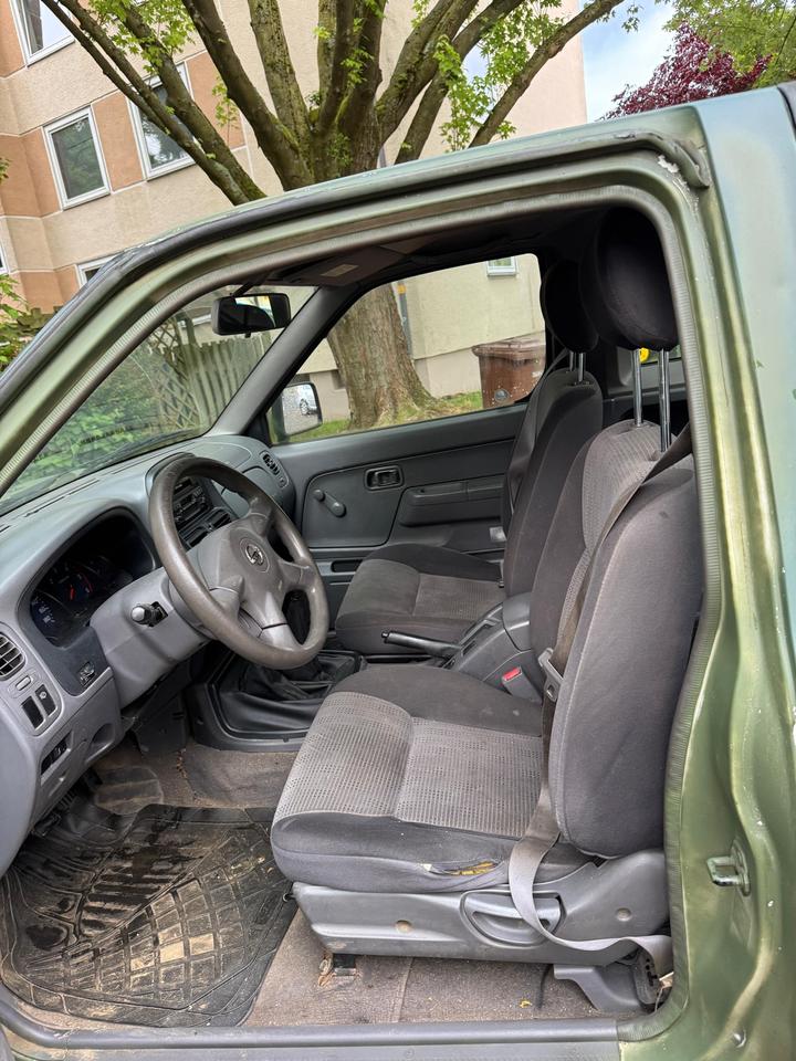 Nissan Navara 2.5 D22 4X4 пробіг: 239000 рік: Dezember 2006 Diesel потужність:134 PS коробка: Manuell ціна: 4000 - Фото 4