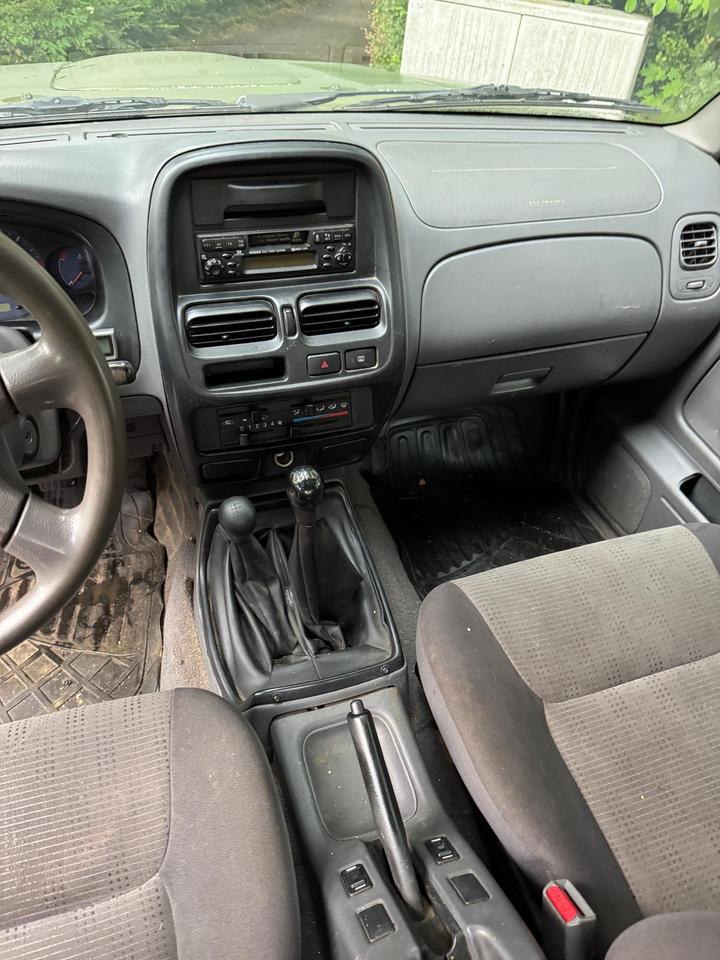 Nissan Navara 2.5 D22 4X4 пробіг: 239000 рік: Dezember 2006 Diesel потужність:134 PS коробка: Manuell ціна: 4000 - Фото 7