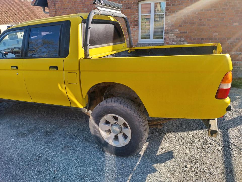 Mitsubishi L200 Pick-up пробіг: 200000 рік: Januar 1997 Diesel потужність:99 PS коробка: Manuell ціна: 2500 - Фото 17