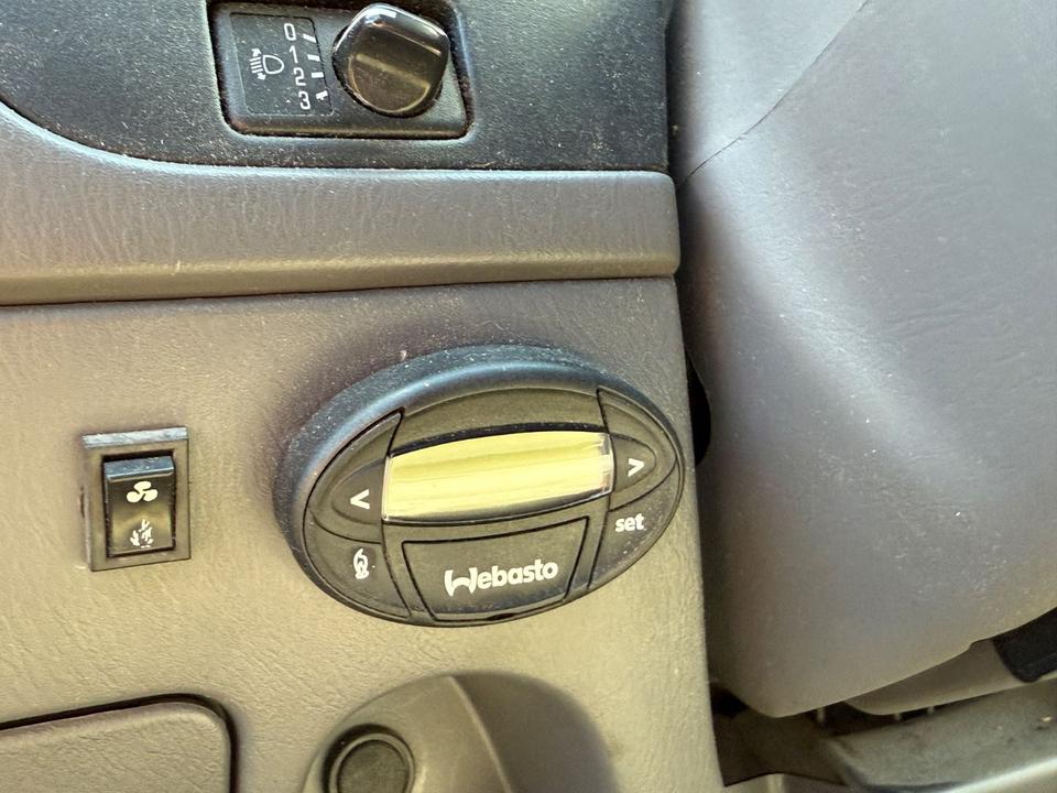 Nissan PickUp  пробіг: 179293 рік: Dezember 2002 Diesel потужність:133 PS коробка: Manuell ціна: 3750 - Фото 11