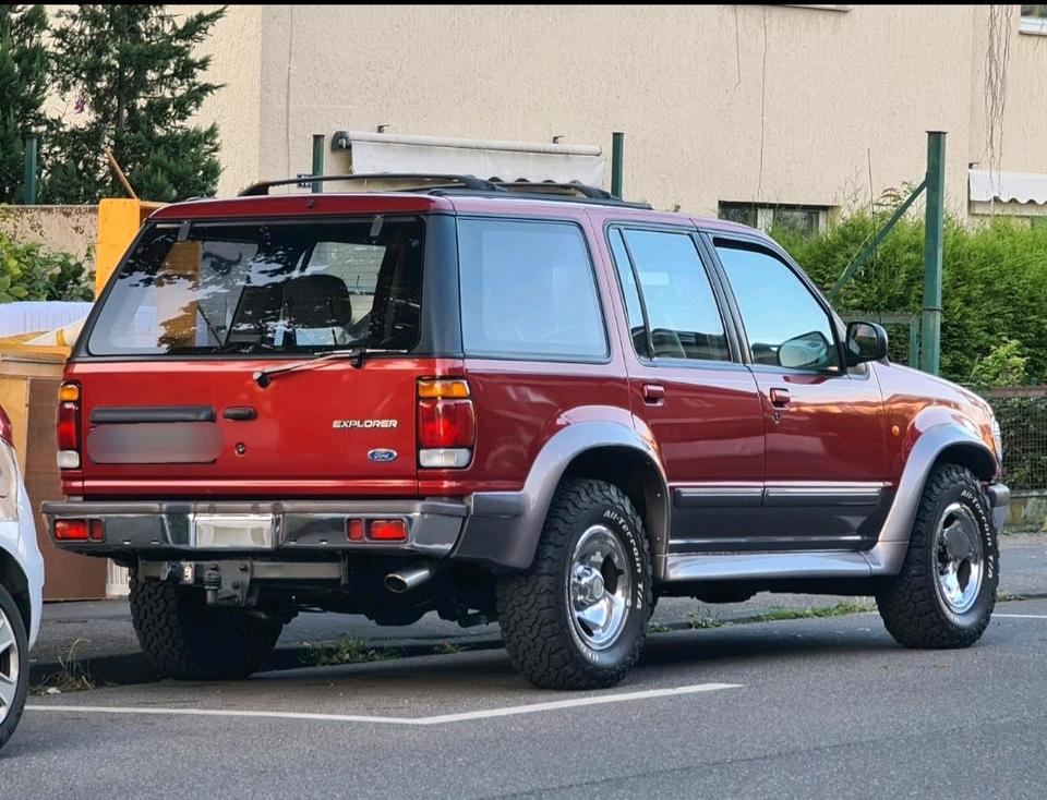 Ford Explorer Rammbügel Trittbretter USA U2 4.0 V6 4x4 Vollleder пробіг: 214000 рік: Juni 1997 Benzin потужність:204 PS ціна: 4490  - Фото 0
