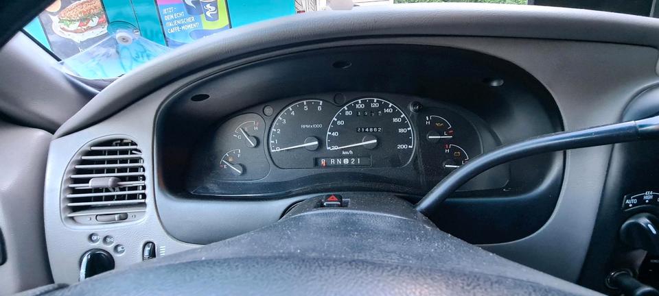 Ford Explorer Rammbügel Trittbretter USA U2 4.0 V6 4x4 Vollleder пробіг: 214000 рік: Juni 1997 Benzin потужність:204 PS ціна: 4490  - Фото 13