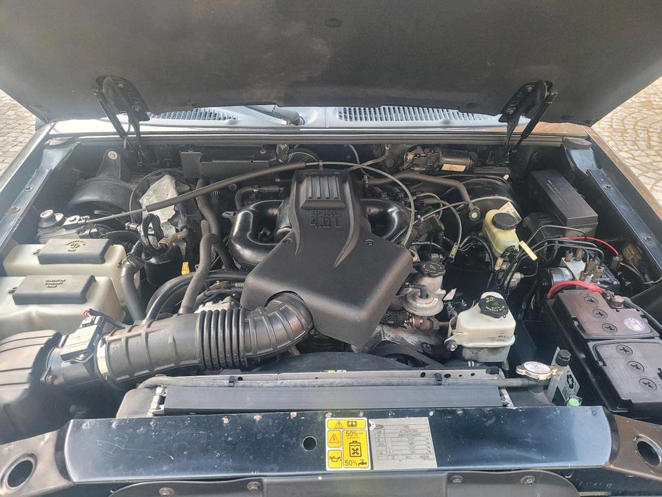 Надійне авто для військових Ford Explorer 4.0  пробіг: 216500 рік: Juli 2000 Benzin потужність:204 PS ціна: 3500 - Фото 8