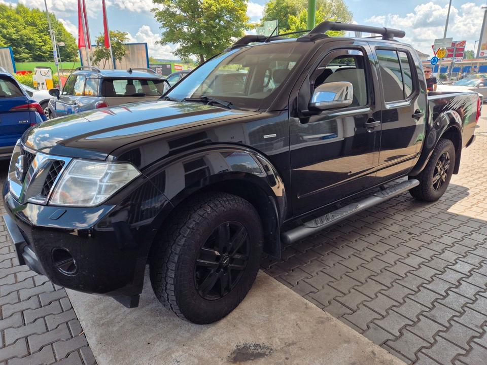 Nissan Navara Pickup Double Cab LE  4X4 рік: März 2011 Diesel потужність:190 PS коробка: Automatik ціна: 4900 - Фото 0