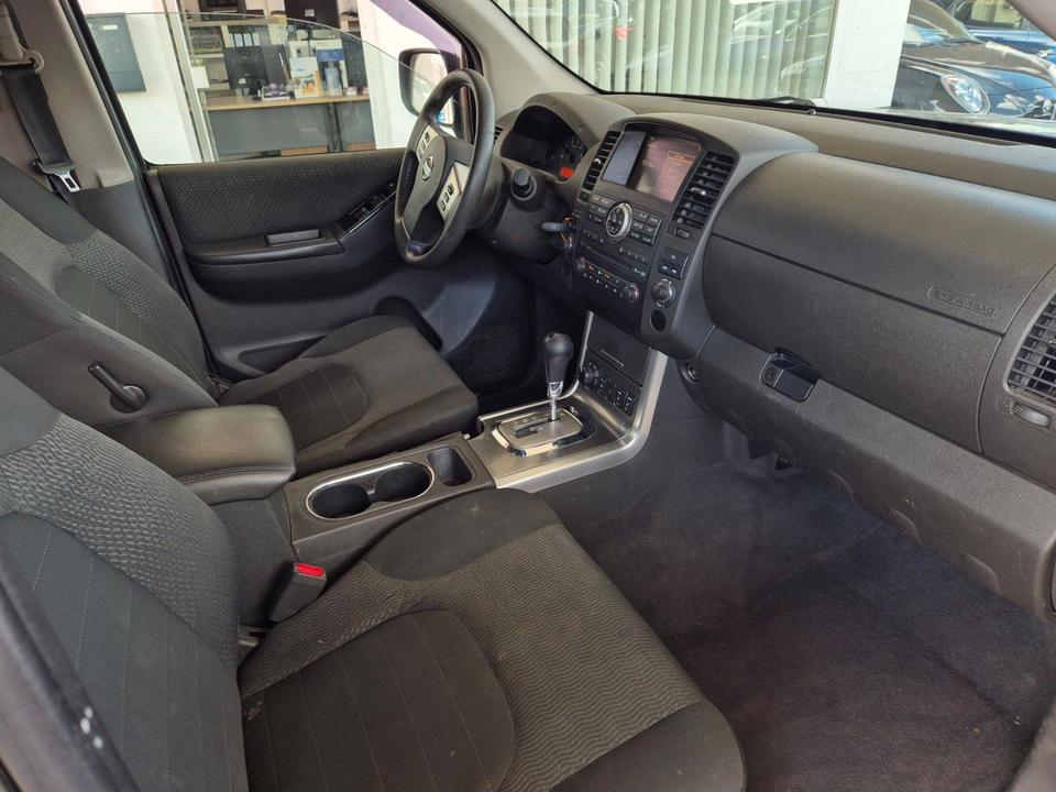 Nissan Navara Pickup Double Cab LE  4X4 рік: März 2011 Diesel потужність:190 PS коробка: Automatik ціна: 4900 - Фото 12