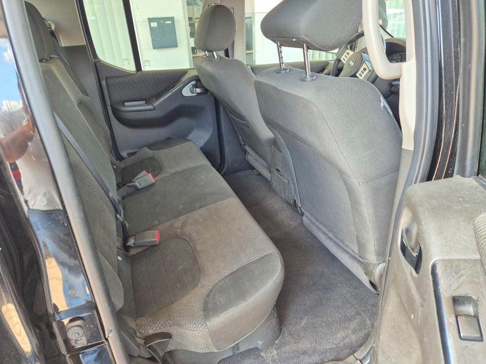 Nissan Navara Pickup Double Cab LE  4X4 рік: März 2011 Diesel потужність:190 PS коробка: Automatik ціна: 4900 - Фото 15