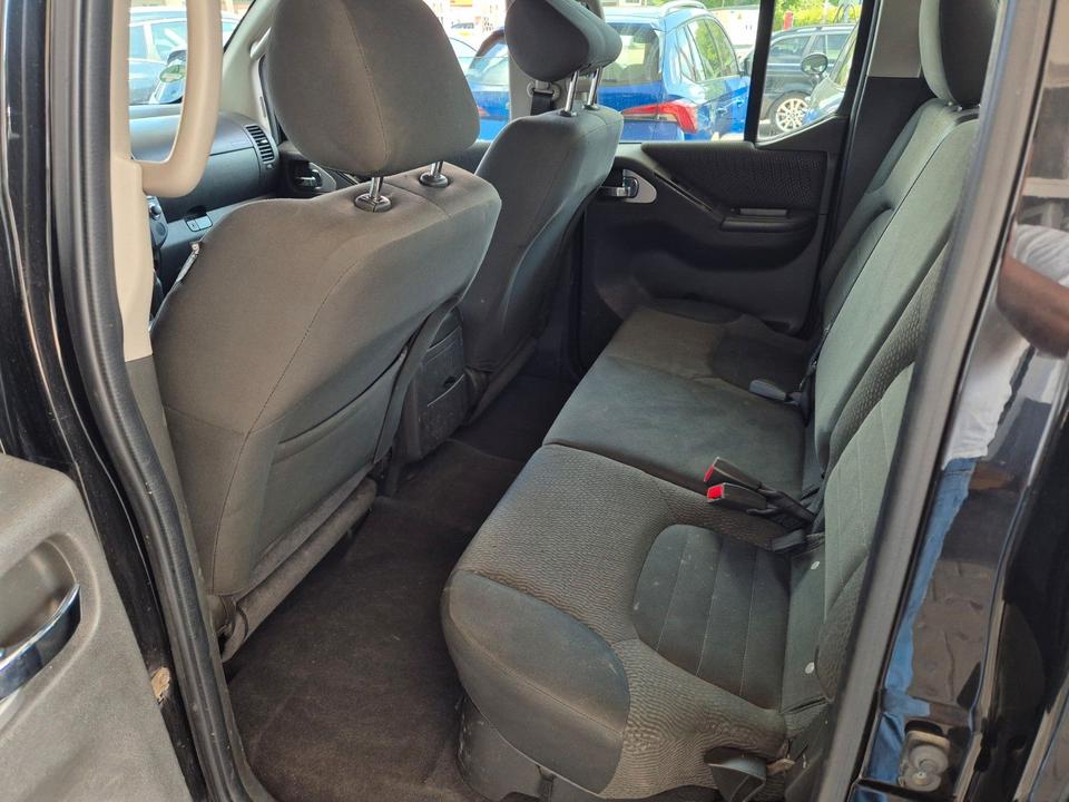 Nissan Navara Pickup Double Cab LE  4X4 рік: März 2011 Diesel потужність:190 PS коробка: Automatik ціна: 4900 - Фото 17