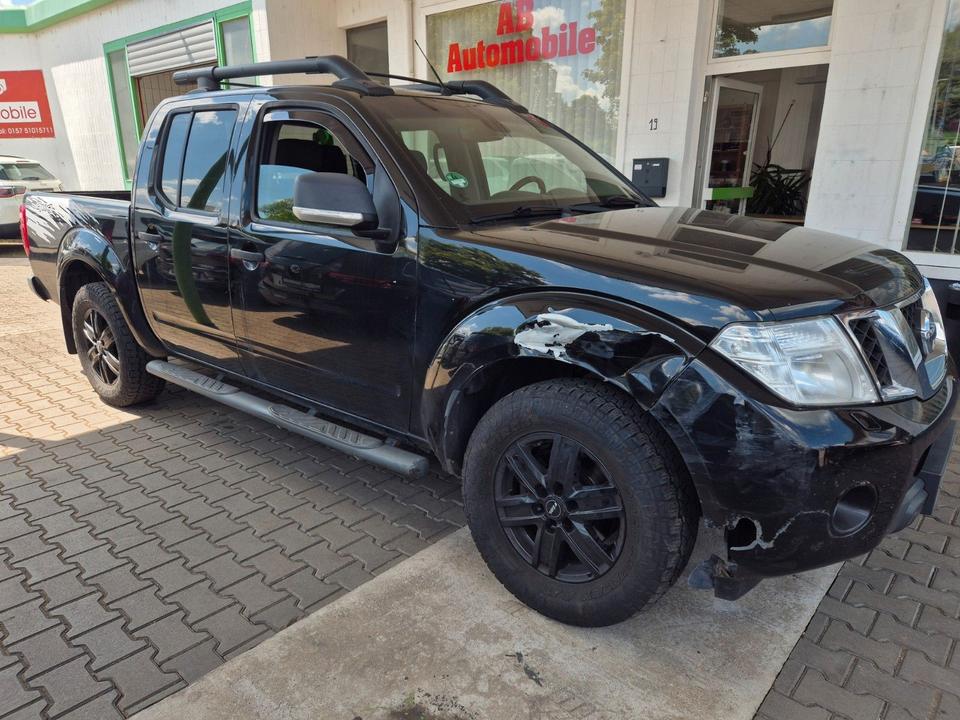 Nissan Navara Pickup Double Cab LE  4X4 рік: März 2011 Diesel потужність:190 PS коробка: Automatik ціна: 4900 - Фото 2