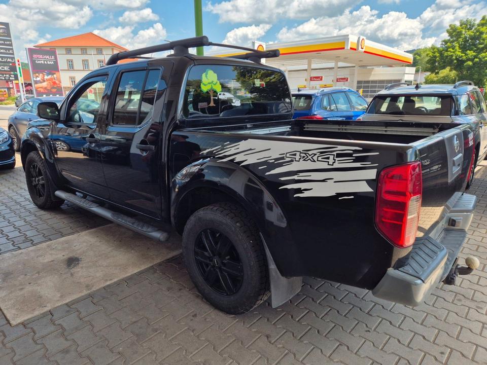 Nissan Navara Pickup Double Cab LE  4X4 рік: März 2011 Diesel потужність:190 PS коробка: Automatik ціна: 4900 - Фото 4