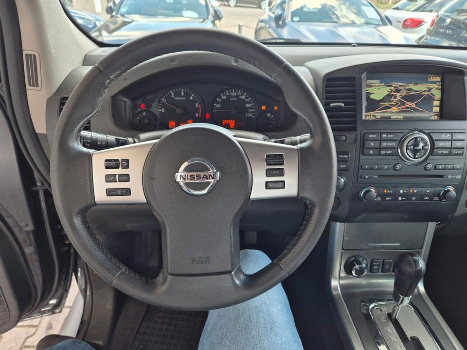 Nissan Navara Pickup Double Cab LE  4X4 рік: März 2011 Diesel потужність:190 PS коробка: Automatik ціна: 4900 - Фото 7