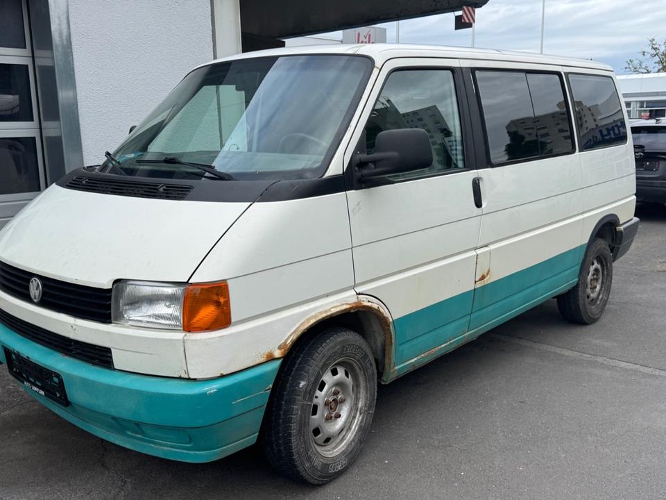 Volkswagen T4 Multivan пробіг: 230000 рік: November 1995 Diesel потужність:68 PS коробка: Manuell ціна: 1299 - Фото 1