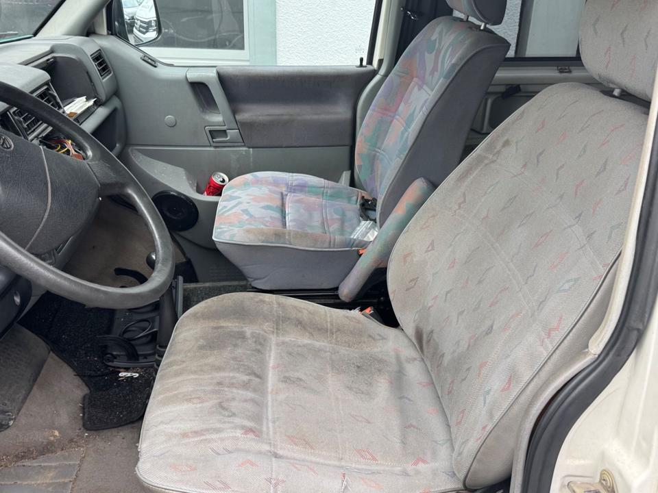 Volkswagen T4 Multivan пробіг: 230000 рік: November 1995 Diesel потужність:68 PS коробка: Manuell ціна: 1299 - Фото 7