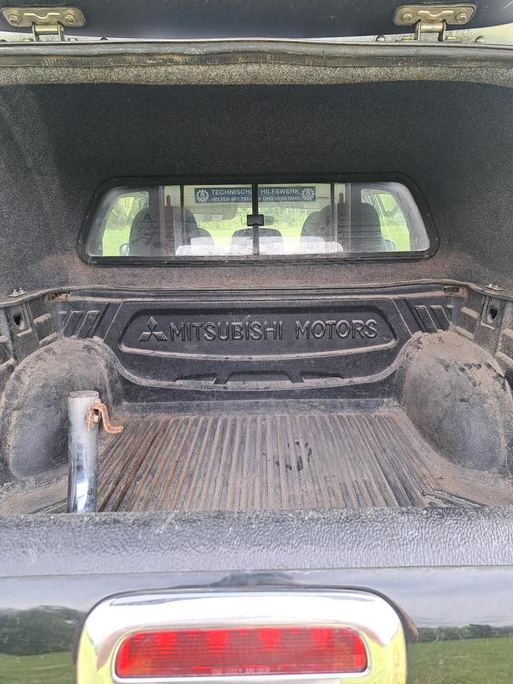 Mitsubishi L200 Pick-up пробіг: 182000 рік: Juni 2007 Diesel потужність:136 PS коробка: Manuell ціна: 5000 Schwarz - Фото 4