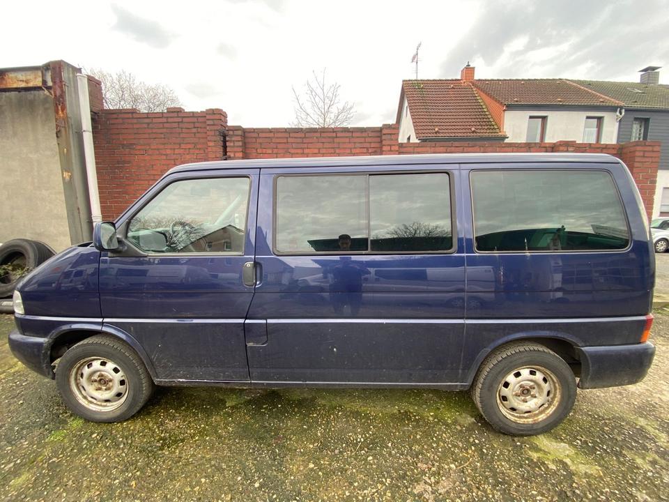 Volkswagen T4 Multivan пробіг: 367000 рік: Juni 1999 Diesel потужність:102 PS коробка: Manuell ціна: 3550 - Фото 1