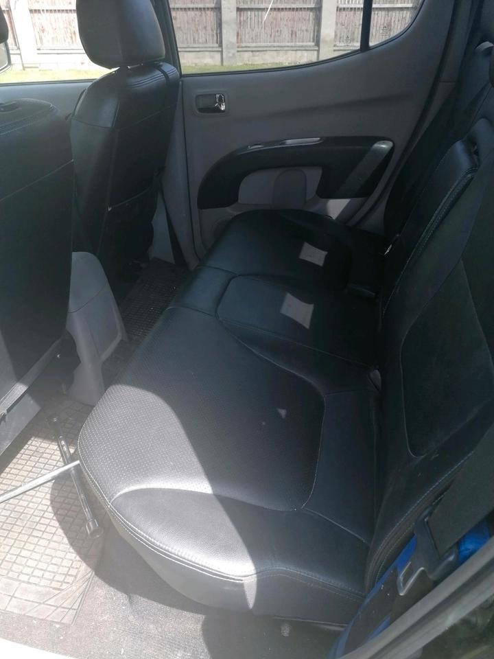 Купити надийне авто позашляховик mitsubishi l 200  Diesel ціна: 5700 коробка: Automatik пробіг: 390000 - Фото 5