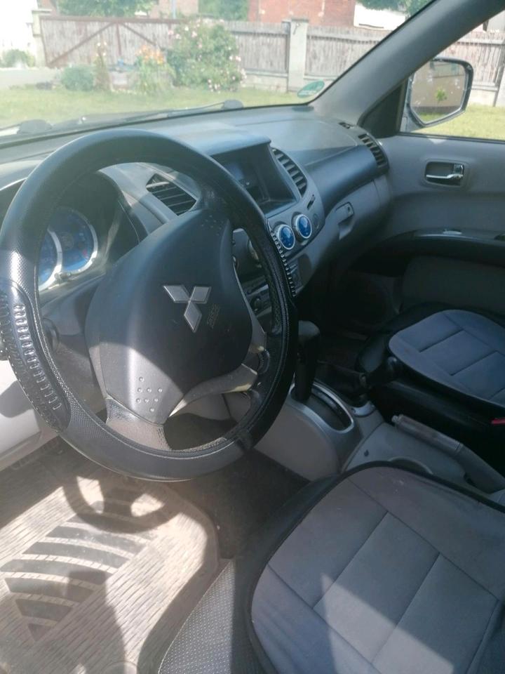 Купити надийне авто позашляховик mitsubishi l 200  Diesel ціна: 5700 коробка: Automatik пробіг: 390000 - Фото 7