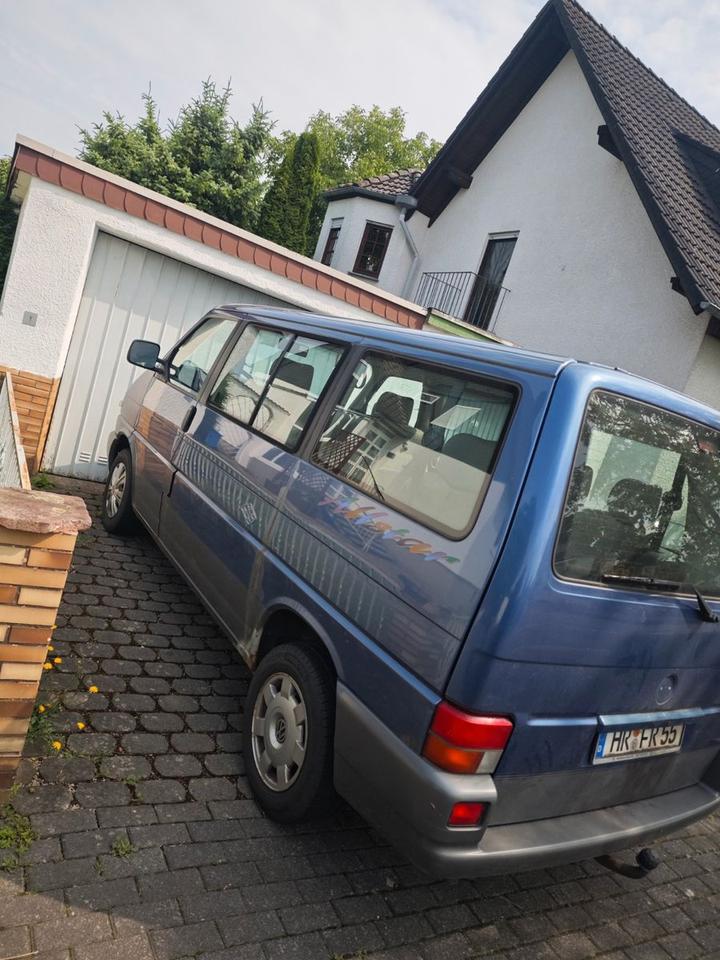 Volkswagen T4 Multivan пробіг: 504000 рік: März 1998 Diesel потужність:102 PS коробка: Manuell ціна: 2470 - Фото 1