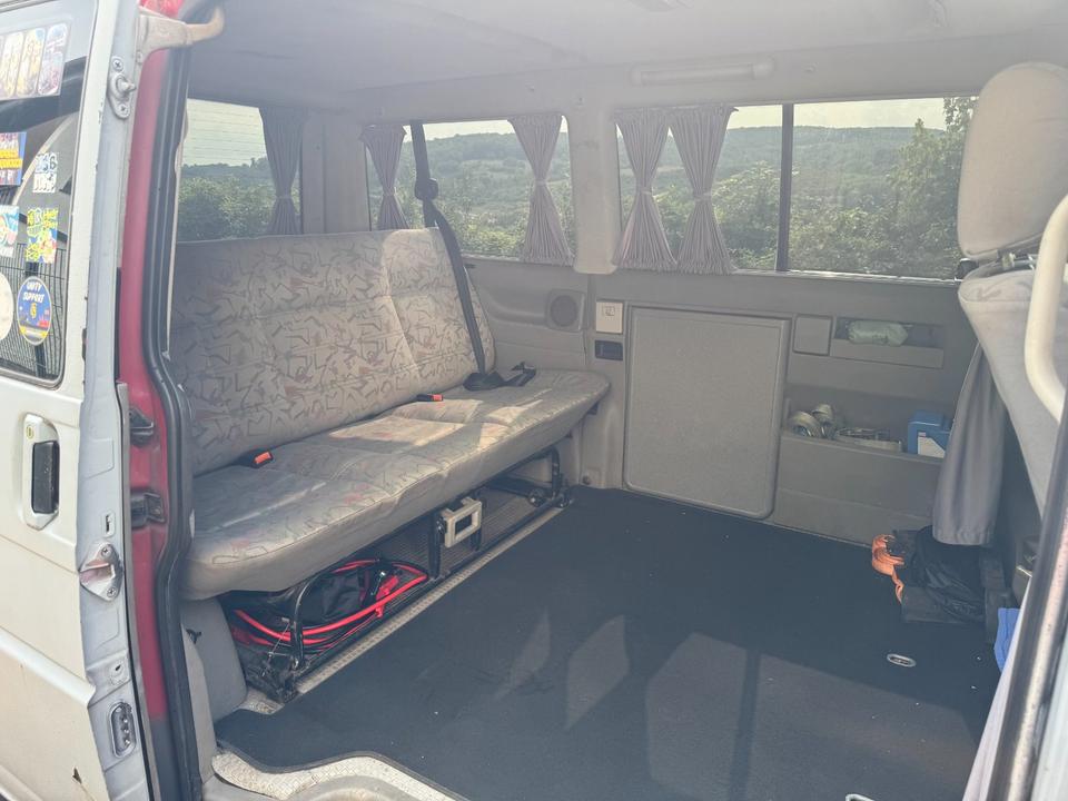 VW T4 Multivan 2.5 TDI пробіг: 483498 рік: März 1998 потужність:102 PS коробка: Manuell ціна: 2500 - Фото 12