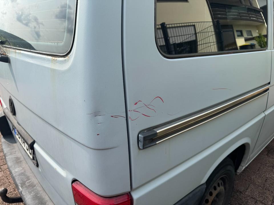 VW T4 Multivan 2.5 TDI пробіг: 483498 рік: März 1998 потужність:102 PS коробка: Manuell ціна: 2500 - Фото 7