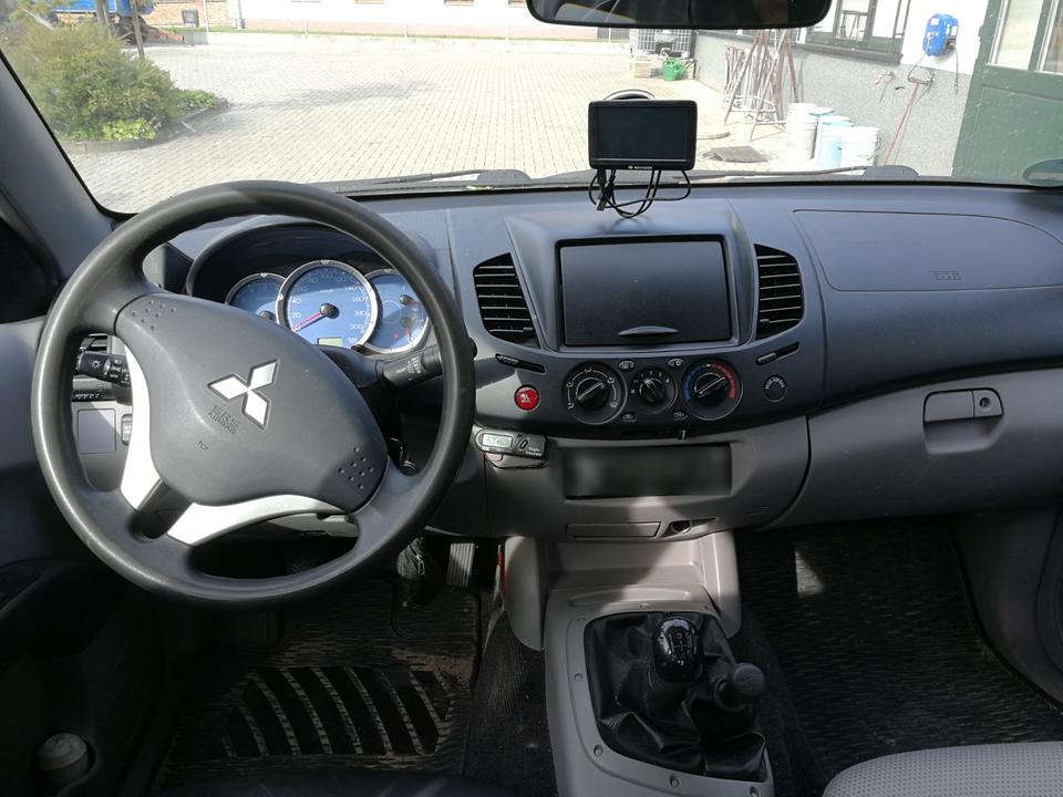 Pick up L200 пробіг: 381517 рік: September 2006 Diesel потужність:136 PS коробка: Manuell ціна: 5850 - Фото 1